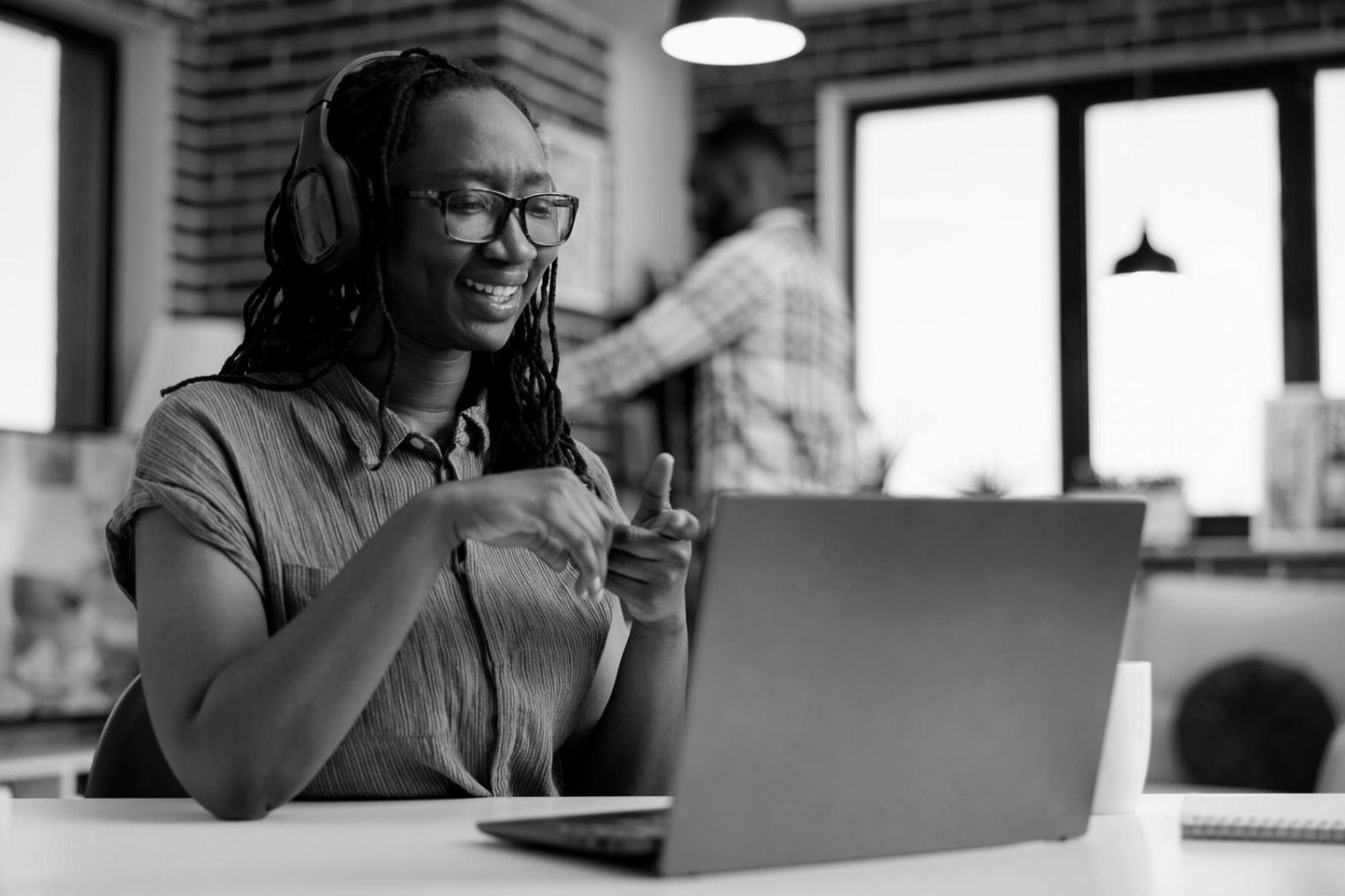 Testing laboratory with various mobile devices and testing configurations